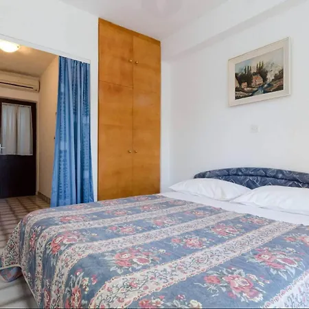 Maru Ka - With Balcony And Sea View Apartmán Sobra