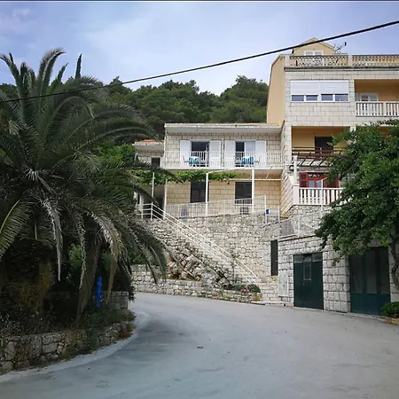 Maru Ka - With Balcony And Sea View Apartmán Sobra